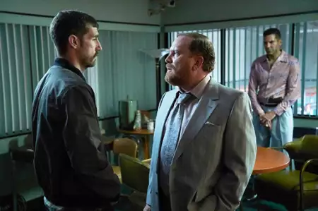 Snowfall - galeria zdjęć - filmweb