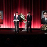 Prawo i porządek: Prawdziwa zbrodnia - Mord Menendezów - galeria zdjęć - filmweb