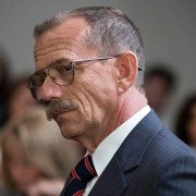Prawo i porządek: Prawdziwa zbrodnia - Mord Menendezów - galeria zdjęć - filmweb