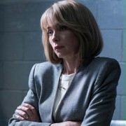 Julianne Nicholson w Prawo i porządek: Prawdziwa zbrodnia - Mord Menendezów