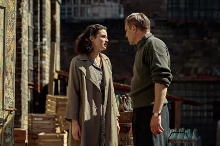 Zatoka szpiegów - galeria zdjęć - filmweb