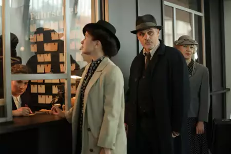 Zatoka szpiegów - galeria zdjęć - filmweb