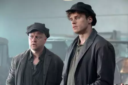 Zatoka szpieg&oacute;w - galeria zdjęć - filmweb