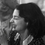 Przez ścianę - galeria zdjęć - filmweb