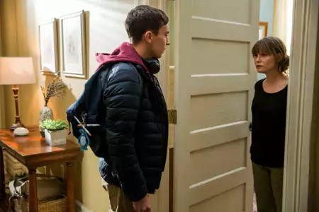 Atypowy - galeria zdjęć - filmweb