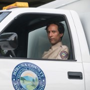 Danny Pudi w Flora i Ulisses