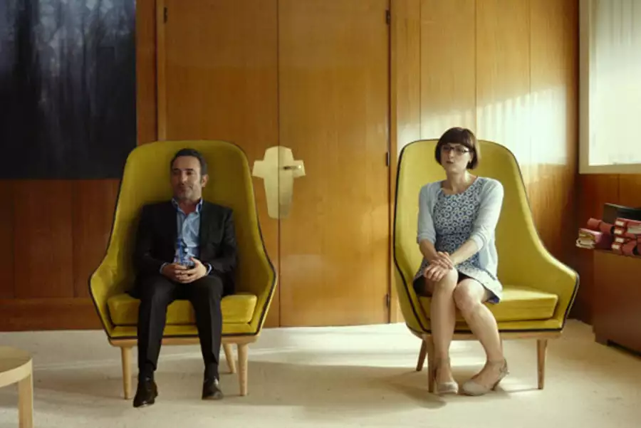 Facet na miarę - galeria zdjęć - filmweb
