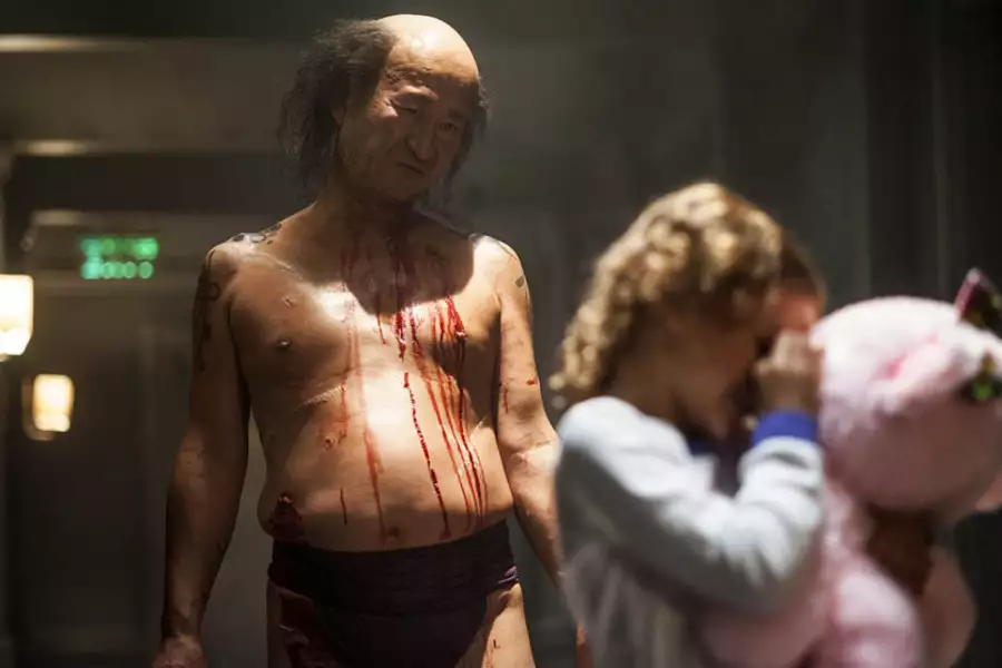 Everly - galeria zdjęć - filmweb