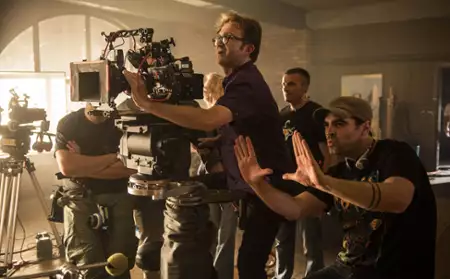 Everly - galeria zdjęć - filmweb