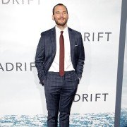 Adrift - galeria zdjęć - filmweb