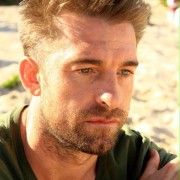 Scott Speedman w Last Resort