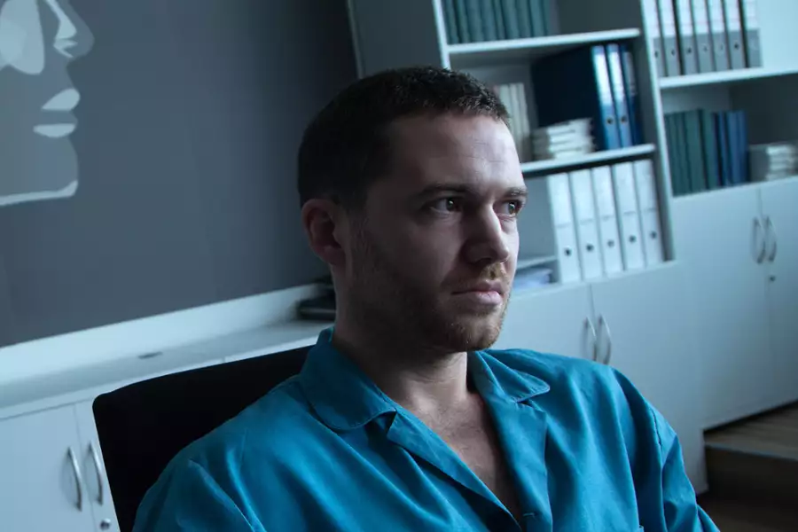 Safe Inside - galeria zdjęć - filmweb
