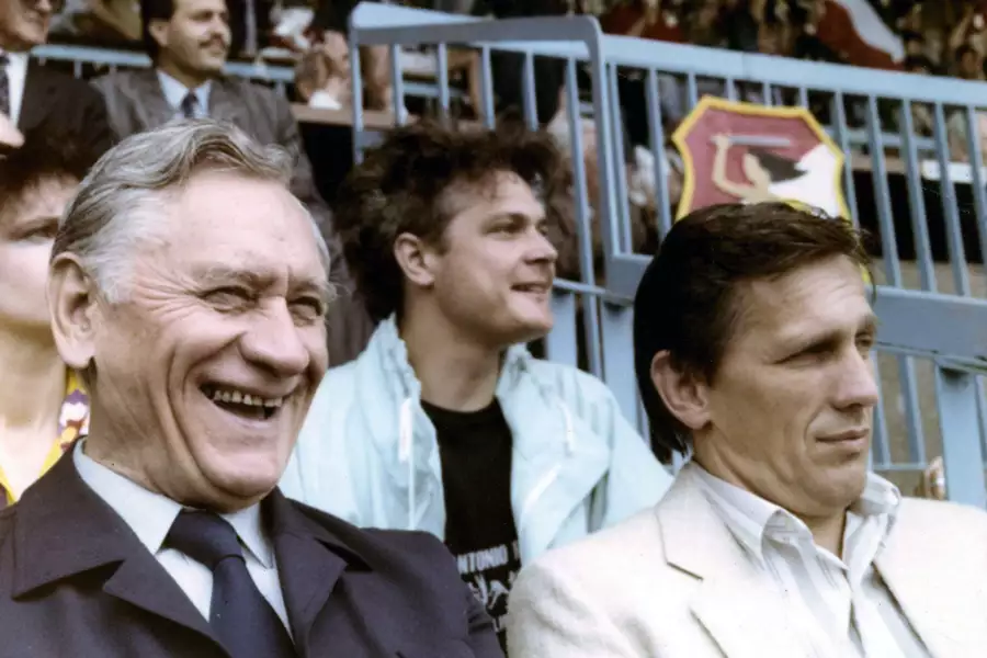 Piłkarski poker - galeria zdjęć - filmweb