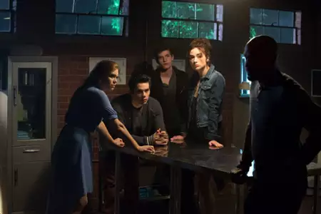 Teen Wolf: Nastoletni Wilkołak - galeria zdjęć - filmweb