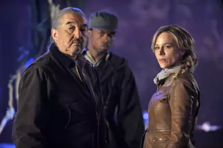 Defiance - galeria zdjęć - filmweb