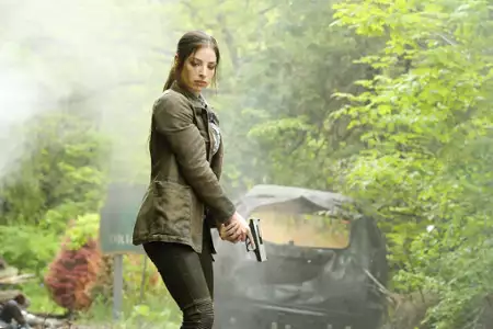 Defiance - galeria zdjęć - filmweb
