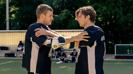 Maxton Hall - Dwa światy - galeria zdjęć - filmweb