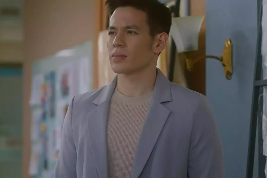 Fit Check: Confessions of an Ukay Queen - galeria zdjęć - filmweb