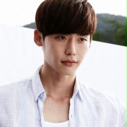 Jong-Suk Lee w No-beu-re-sing