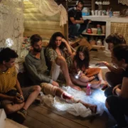 Min Wara El Mawj - galeria zdjęć - filmweb