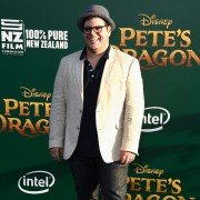 Pete's Dragon - galeria zdjęć - filmweb