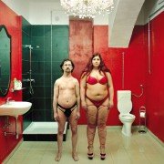 W piwnicy - galeria zdjęć - filmweb
