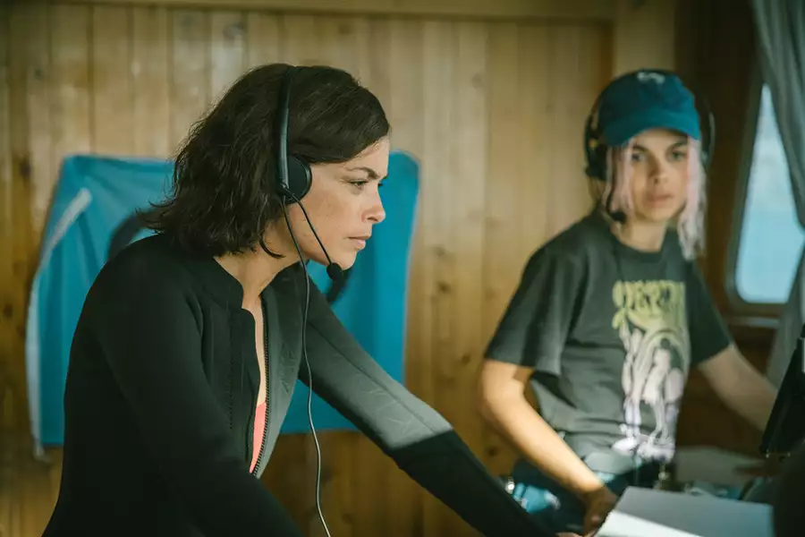 Rekiny w Sekwanie - galeria zdjęć - filmweb