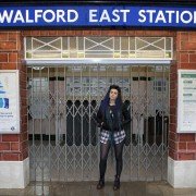 EastEnders: E20 - galeria zdjęć - filmweb