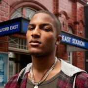 EastEnders: E20 - galeria zdjęć - filmweb