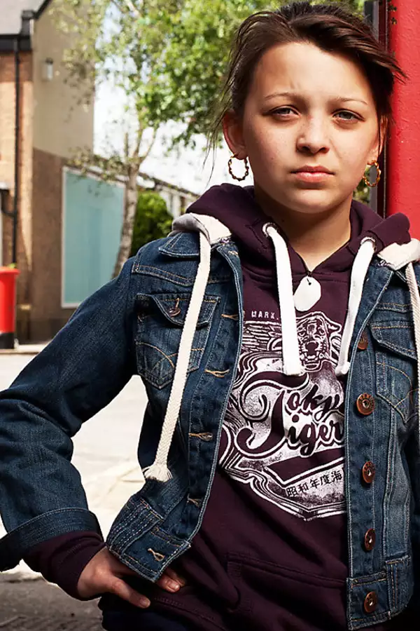 EastEnders: E20 - galeria zdjęć - filmweb