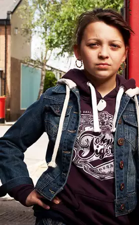 EastEnders: E20 - galeria zdjęć - filmweb