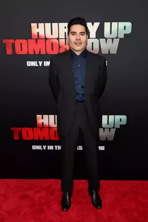 Hurry Up Tomorrow - galeria zdjęć - filmweb