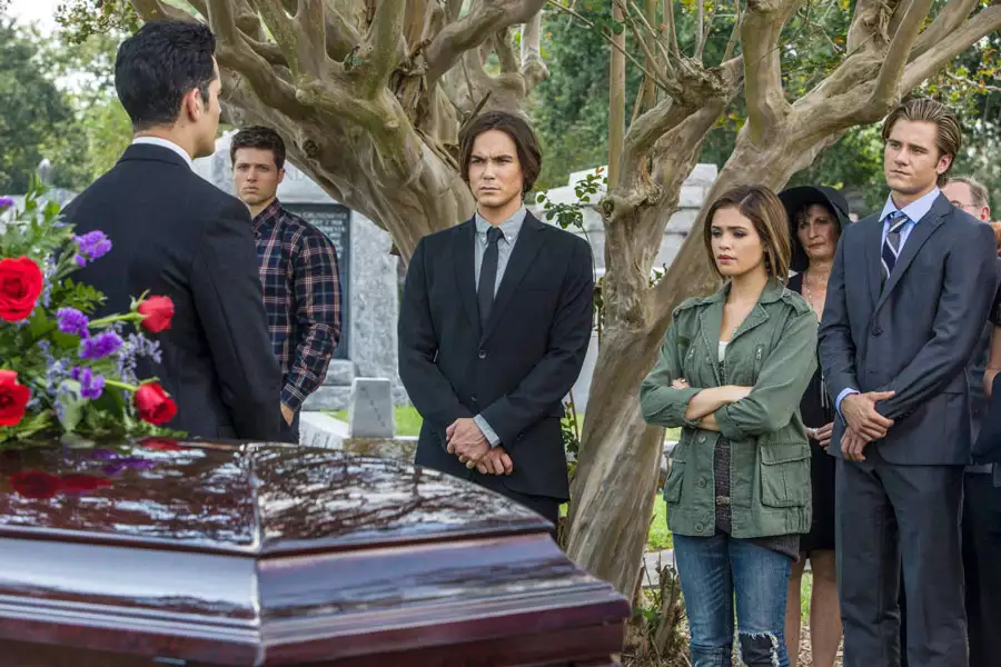 Ravenswood - galeria zdjęć - filmweb