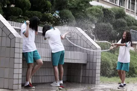 Winogronowy cukierek - galeria zdjęć - filmweb