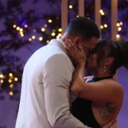 Love Is Blind: UK - galeria zdjęć - filmweb