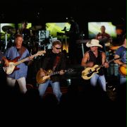 Kenny Chesney: Summer in 3D - galeria zdjęć - filmweb