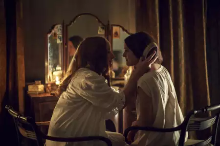 Life in Squares - galeria zdjęć - filmweb