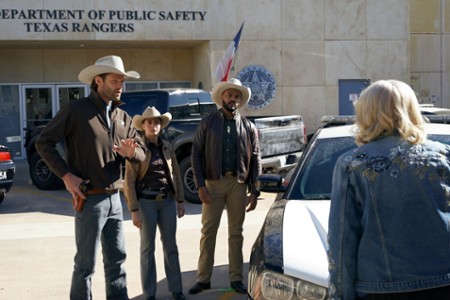 Sezon 4 Odcinek 2 Maybe It's Maybelline