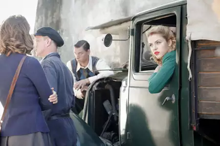 Wojenne dziewczyny - galeria zdjęć - filmweb