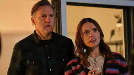 Daddy Issues - galeria zdjęć - filmweb