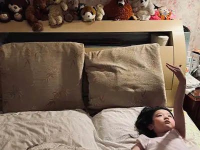 Left-Handed Girl. To była ręka&hellip; diabła! - galeria zdjęć - filmweb