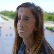 A Brave Heart: The Lizzie Velasquez Story - galeria zdjęć - filmweb
