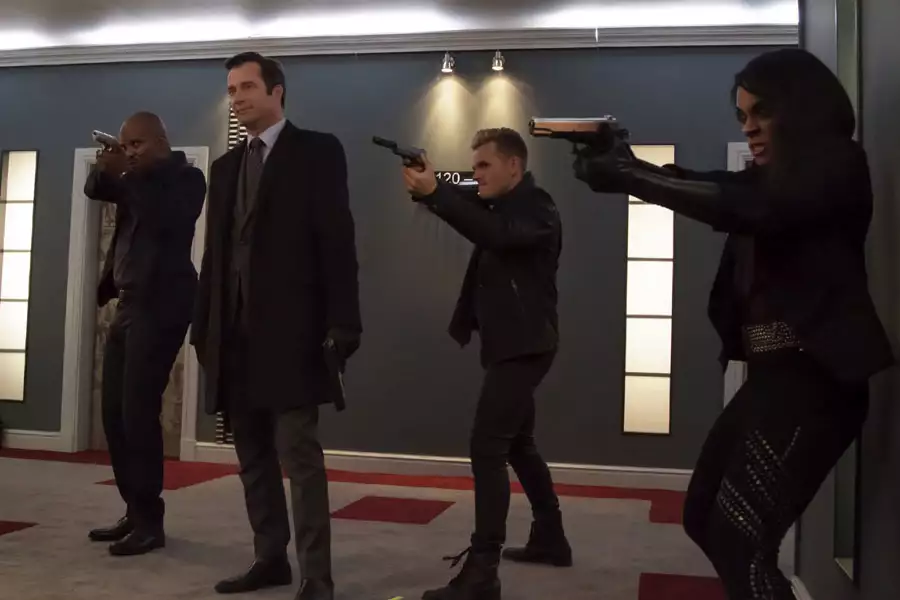 Momentum - galeria zdjęć - filmweb