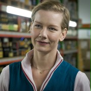 Sandra H&uuml;ller w Walc w alejkach