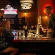 Reminders of Him. Cząstka Ciebie, kt&oacute;rą znam - galeria zdjęć - filmweb