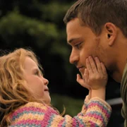 Reminders of Him. Cząstka Ciebie, kt&oacute;rą znam - galeria zdjęć - filmweb