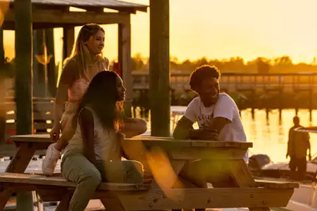 Outer Banks - galeria zdjęć - filmweb