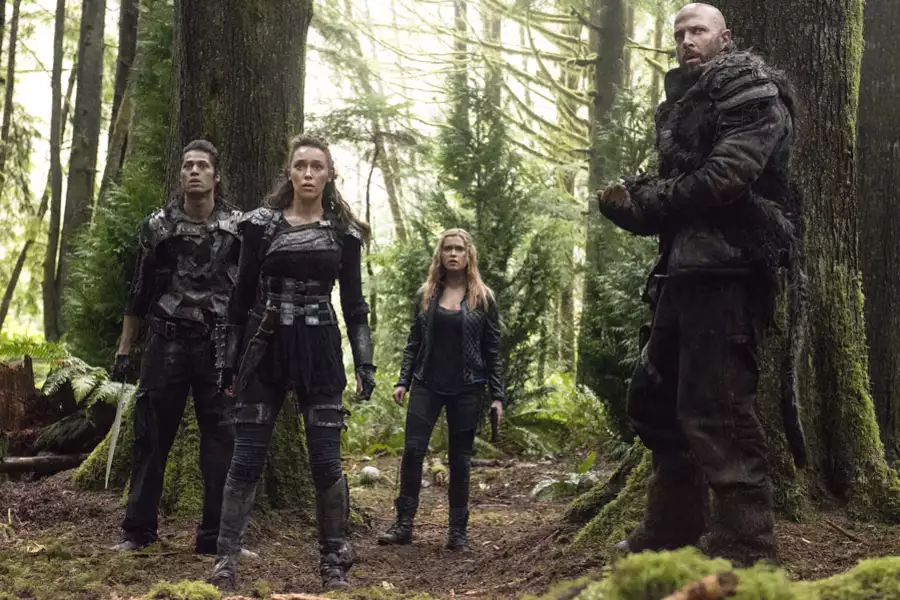 The 100 - galeria zdjęć - filmweb