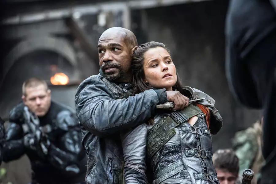 The 100 - galeria zdjęć - filmweb
