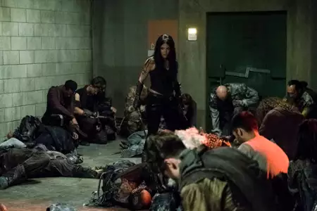The 100 - galeria zdjęć - filmweb